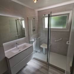 rénovation de salle de bain douche sécurisée 29 après